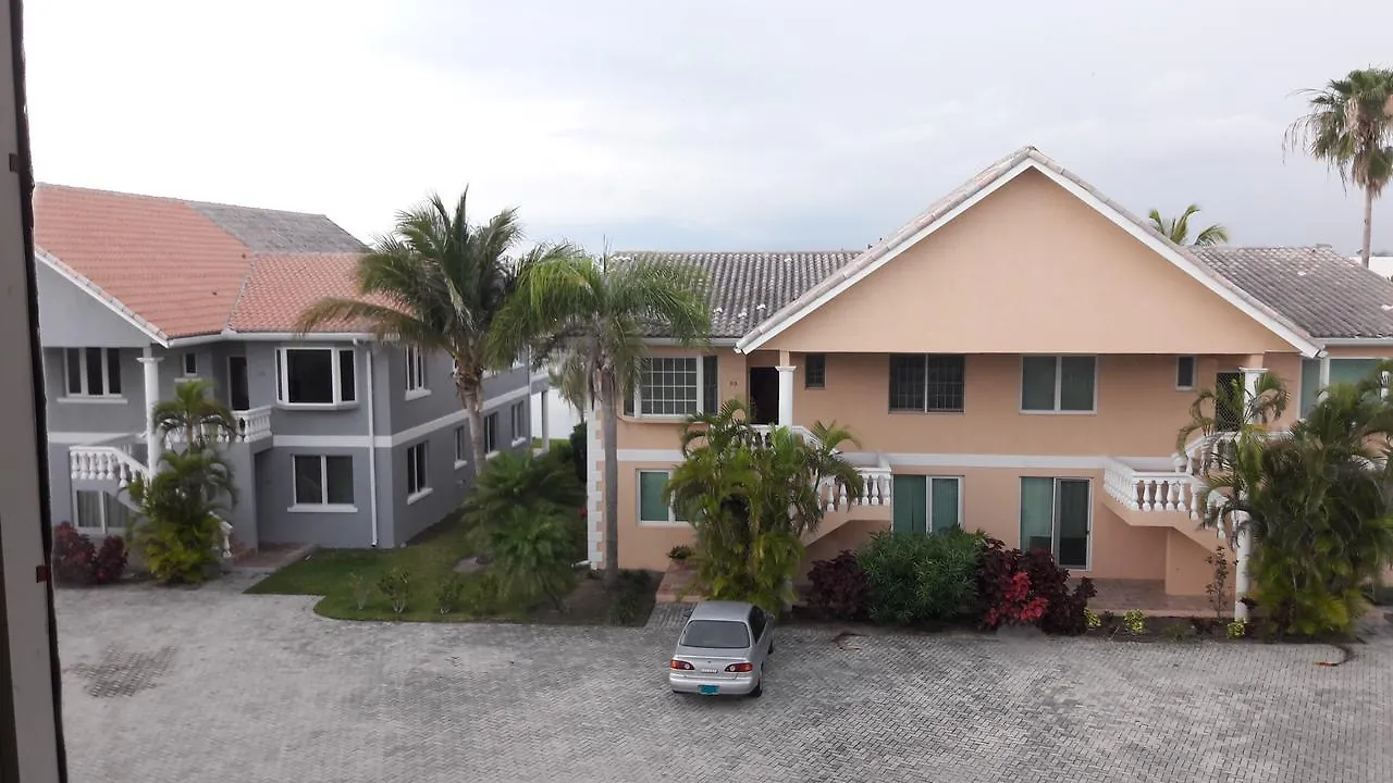 Casa de Férias Water Edge Condo With Boat Slip Freeport Bahamas